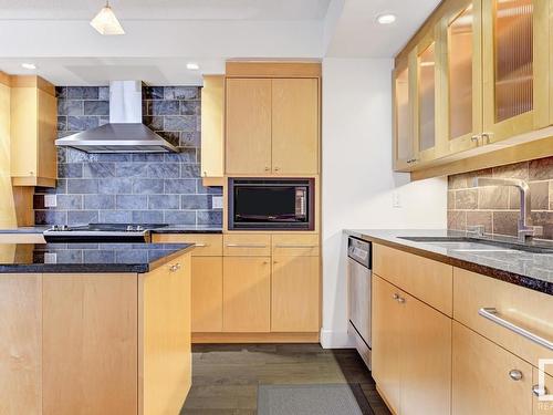 1701, 11710 100 Avenue, Edmonton, AB - Indoor Photo Showing Kitchen