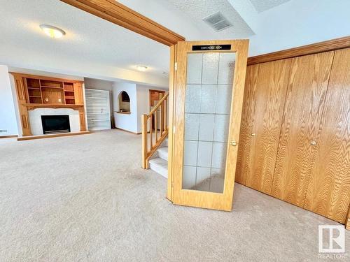 16203 89 Street, Edmonton, AB - Indoor With Fireplace