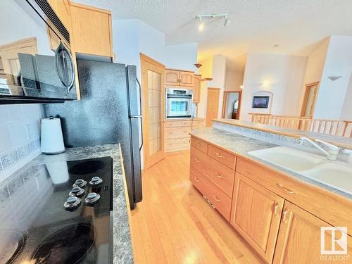 16203 89 Street, Edmonton, AB - Indoor Photo Showing Kitchen