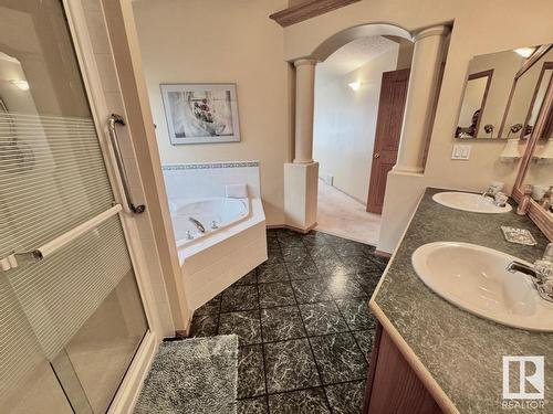 16203 89 Street, Edmonton, AB - Indoor Photo Showing Bathroom