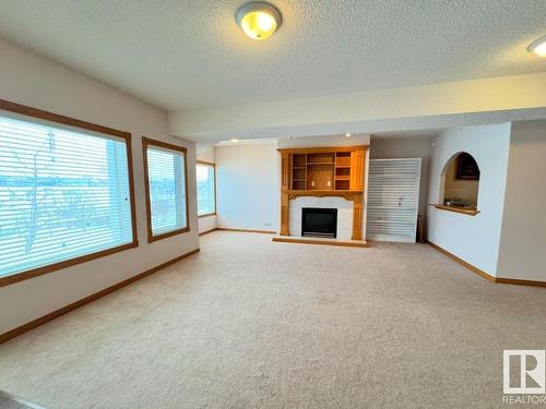 16203 89 Street, Edmonton, AB - Indoor With Fireplace