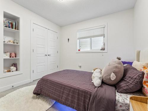 7844 Erasmus Wynd, Edmonton, AB - Indoor Photo Showing Bedroom