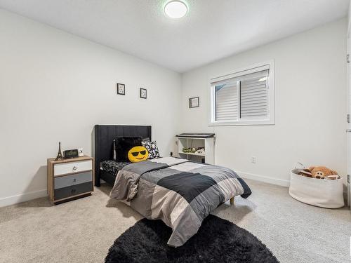 7844 Erasmus Wynd, Edmonton, AB - Indoor Photo Showing Bedroom