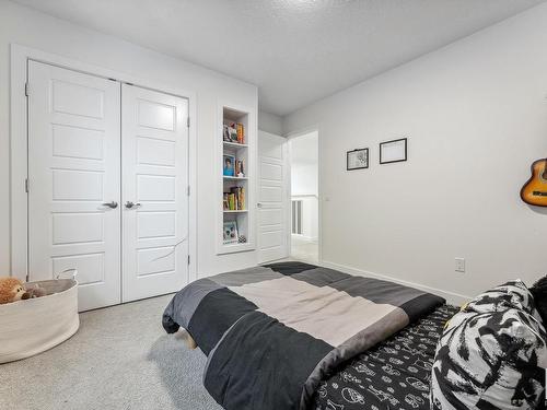 7844 Erasmus Wynd, Edmonton, AB - Indoor Photo Showing Bedroom