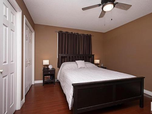 3539 13 Avenue, Edmonton, AB - Indoor Photo Showing Bedroom