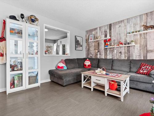 2165 78 Street, Edmonton, AB - Indoor Photo Showing Living Room