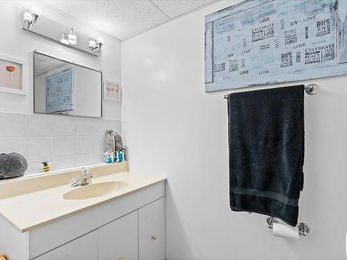 2165 78 Street, Edmonton, AB - Indoor Photo Showing Bathroom