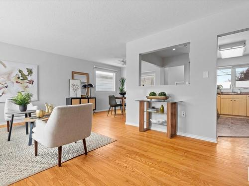 16102 107A Avenue, Edmonton, AB - Indoor Photo Showing Living Room