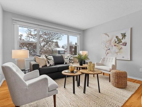 16102 107A Avenue, Edmonton, AB - Indoor Photo Showing Living Room