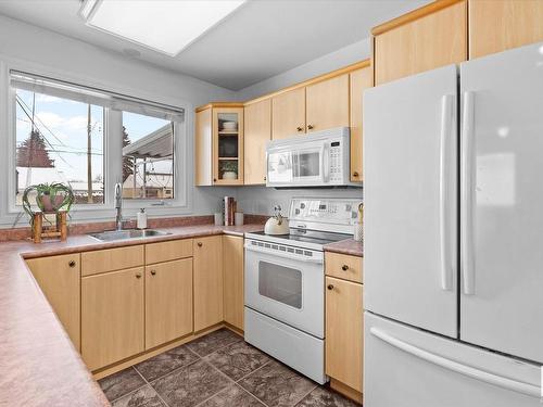 16102 107A Avenue, Edmonton, AB - Indoor Photo Showing Kitchen