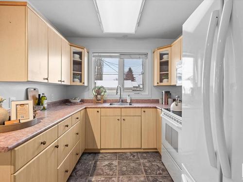 16102 107A Avenue, Edmonton, AB - Indoor Photo Showing Kitchen