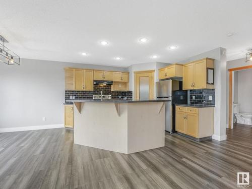 253 Henderson Link, Spruce Grove, AB - Indoor Photo Showing Kitchen