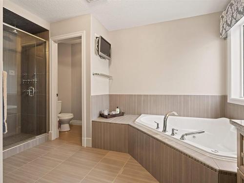 2553 Cameron Ravine Landing Landing, Edmonton, AB - Indoor Photo Showing Bathroom