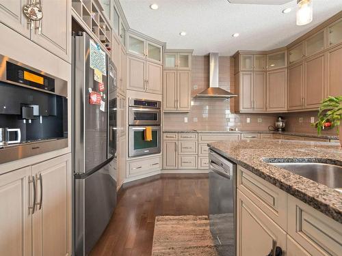 2553 Cameron Ravine Landing Landing, Edmonton, AB - Indoor Photo Showing Kitchen With Stainless Steel Kitchen With Upgraded Kitchen