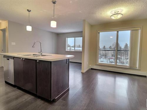 347 1196 Hyndman Road, Edmonton, AB - Indoor Photo Showing Kitchen