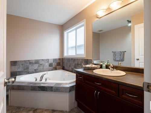 16215 48 Street, Edmonton, AB - Indoor Photo Showing Bathroom