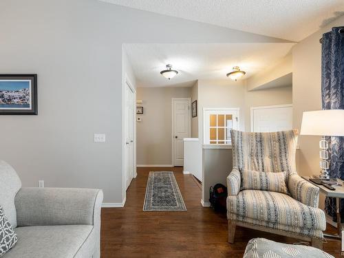 5410 42 Avenue, Beaumont, AB - Indoor Photo Showing Living Room