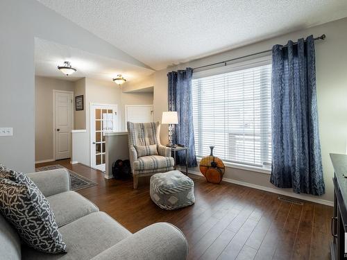 5410 42 Avenue, Beaumont, AB - Indoor Photo Showing Living Room