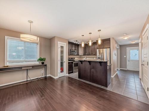 1719 56 Street, Edmonton, AB - Indoor Photo Showing Kitchen With Upgraded Kitchen