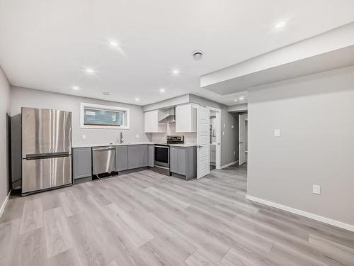 1719 56 Street, Edmonton, AB - Indoor Photo Showing Kitchen