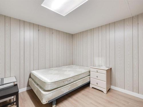 10632 51 Avenue, Edmonton, AB - Indoor Photo Showing Bedroom