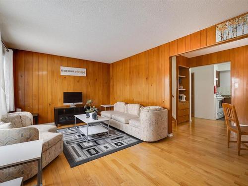 10632 51 Avenue, Edmonton, AB - Indoor Photo Showing Living Room