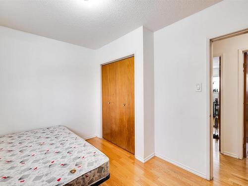 10632 51 Avenue, Edmonton, AB - Indoor Photo Showing Bedroom