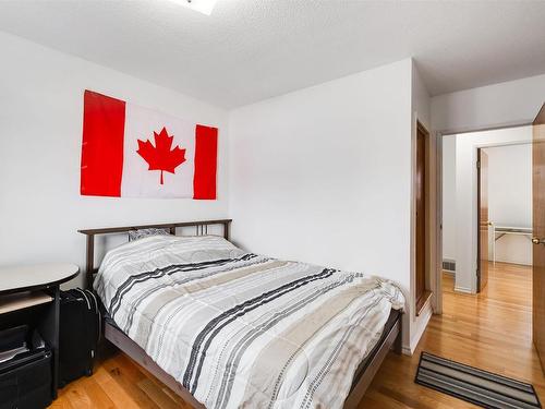 10632 51 Avenue, Edmonton, AB - Indoor Photo Showing Bedroom