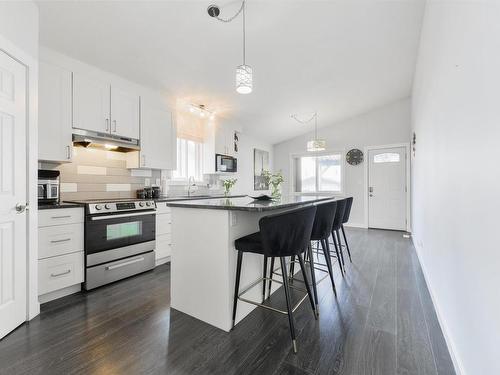 417 Hollick-Kenyon Road, Edmonton, AB - Indoor Photo Showing Kitchen With Upgraded Kitchen