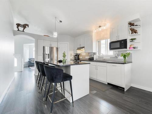 417 Hollick-Kenyon Road, Edmonton, AB - Indoor Photo Showing Kitchen With Upgraded Kitchen