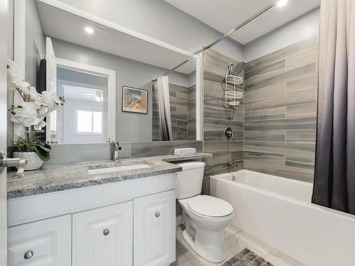 417 Hollick-Kenyon Road, Edmonton, AB - Indoor Photo Showing Bathroom