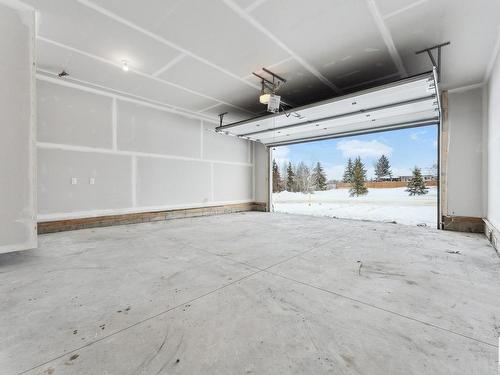 114 Heron Point Close, Rural Wetaskiwin County, AB - Indoor Photo Showing Garage