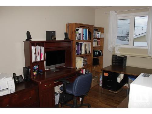 5218 52 Avenue, Mundare, AB - Indoor Photo Showing Office