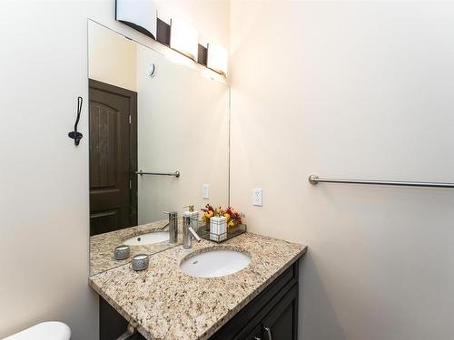 20515 95 Avenue, Edmonton, AB - Indoor Photo Showing Bathroom