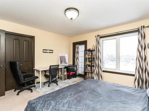 20515 95 Avenue, Edmonton, AB - Indoor Photo Showing Bedroom