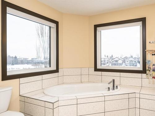 20515 95 Avenue, Edmonton, AB - Indoor Photo Showing Bathroom