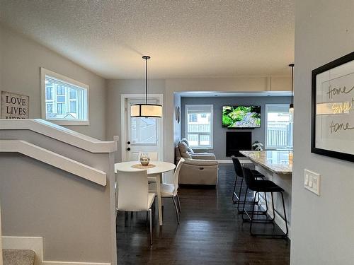 6638 Cardinal Road, Edmonton, AB - Indoor Photo Showing Dining Room