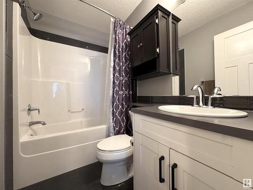 6638 Cardinal Road, Edmonton, AB - Indoor Photo Showing Bathroom