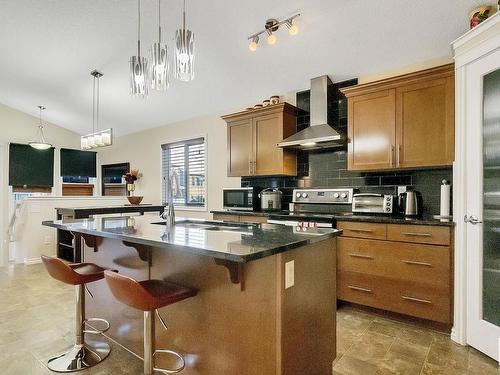 1519 165 St Sw, Edmonton, AB - Indoor Photo Showing Kitchen