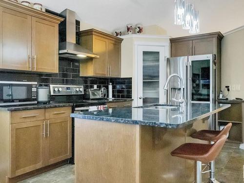 1519 165 St Sw, Edmonton, AB - Indoor Photo Showing Kitchen