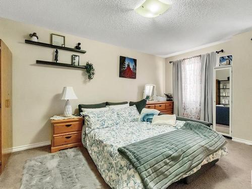 1519 165 St Sw, Edmonton, AB - Indoor Photo Showing Bedroom