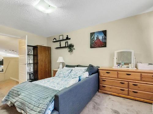 1519 165 St Sw, Edmonton, AB - Indoor Photo Showing Bedroom