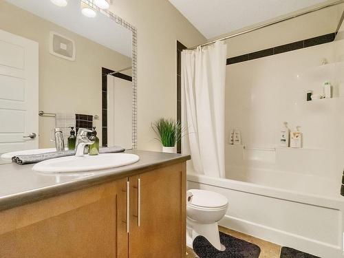 1519 165 St Sw, Edmonton, AB - Indoor Photo Showing Bathroom