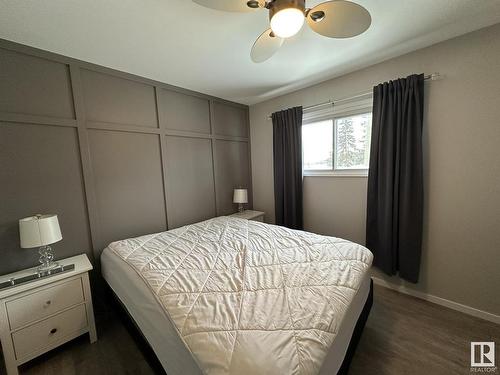 338 West Railway Drive, Smoky Lake Town, AB - Indoor Photo Showing Bedroom