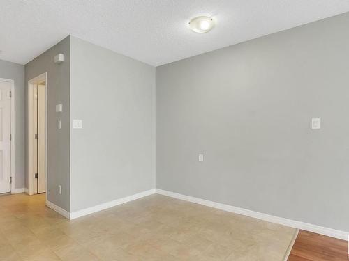 3 130 Hyndman Crescent, Edmonton, AB - Indoor Photo Showing Other Room