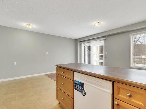 3 130 Hyndman Crescent, Edmonton, AB - Indoor