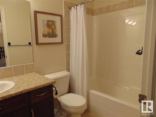 213 8702 Southfort Drive, Fort Saskatchewan, AB - Indoor Photo Showing Bathroom