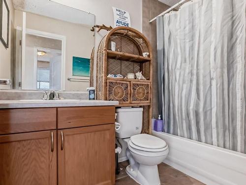 18008 91A Street, Edmonton, AB - Indoor Photo Showing Bathroom