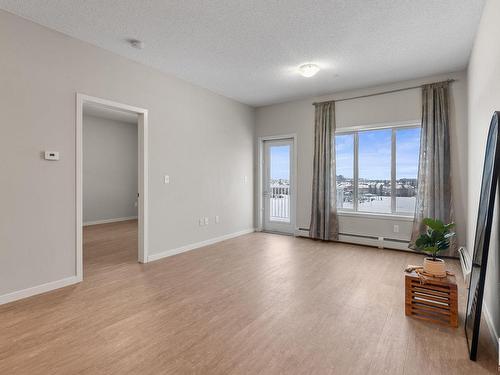 432 1818 Rutherford Road, Edmonton, AB - Indoor Photo Showing Other Room