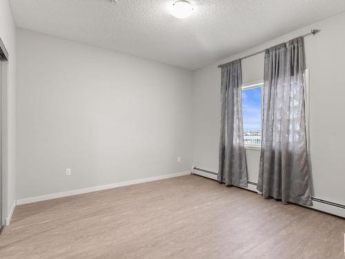 432 1818 Rutherford Road, Edmonton, AB - Indoor Photo Showing Other Room